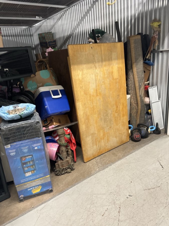 10 x 20 storage unit in Philadelphia, PA