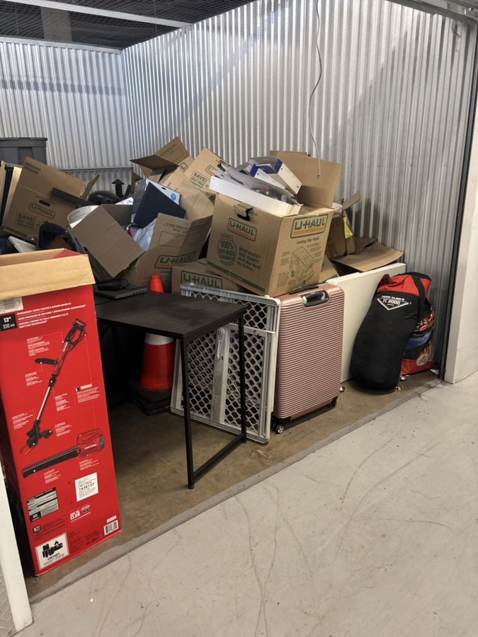 10 x 15 storage unit in Philadelphia, PA