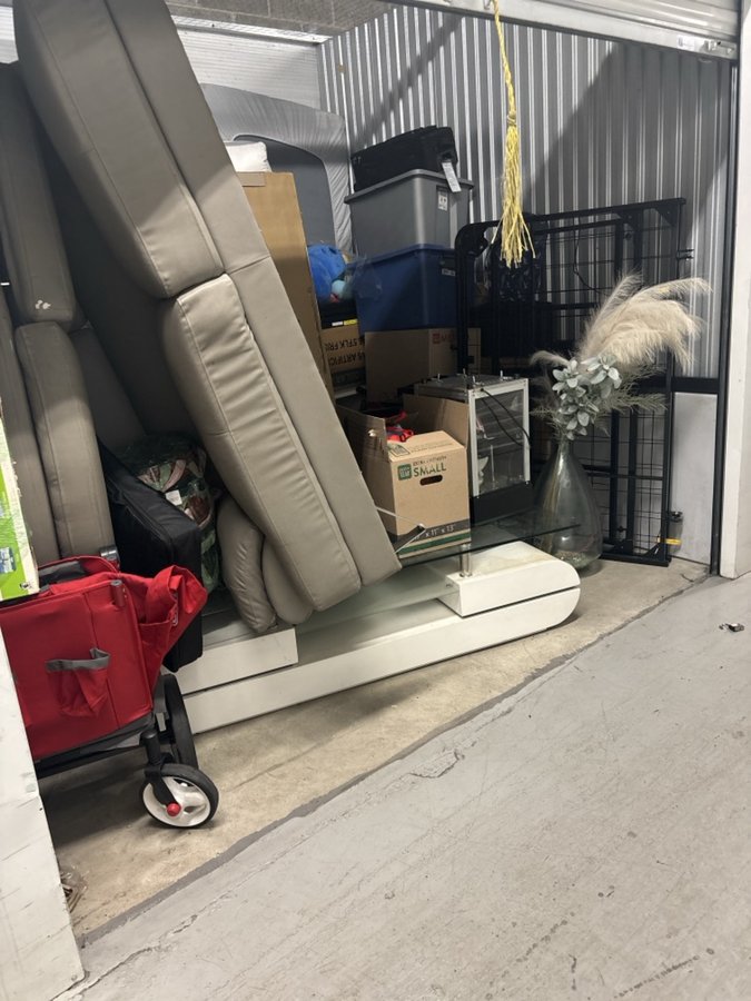 10 x 10 storage unit in Philadelphia, PA