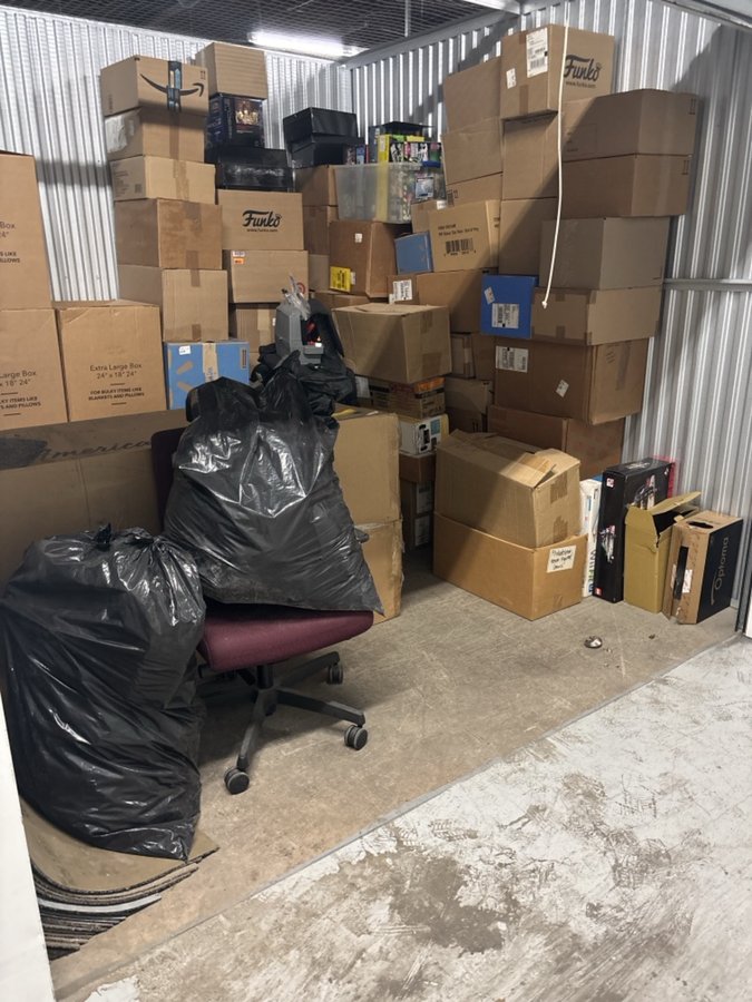 10 x 10 storage unit in Philadelphia, PA