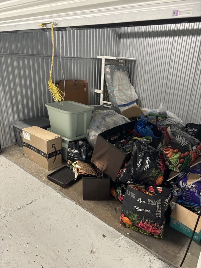 10 x 10 storage unit in Philadelphia, PA