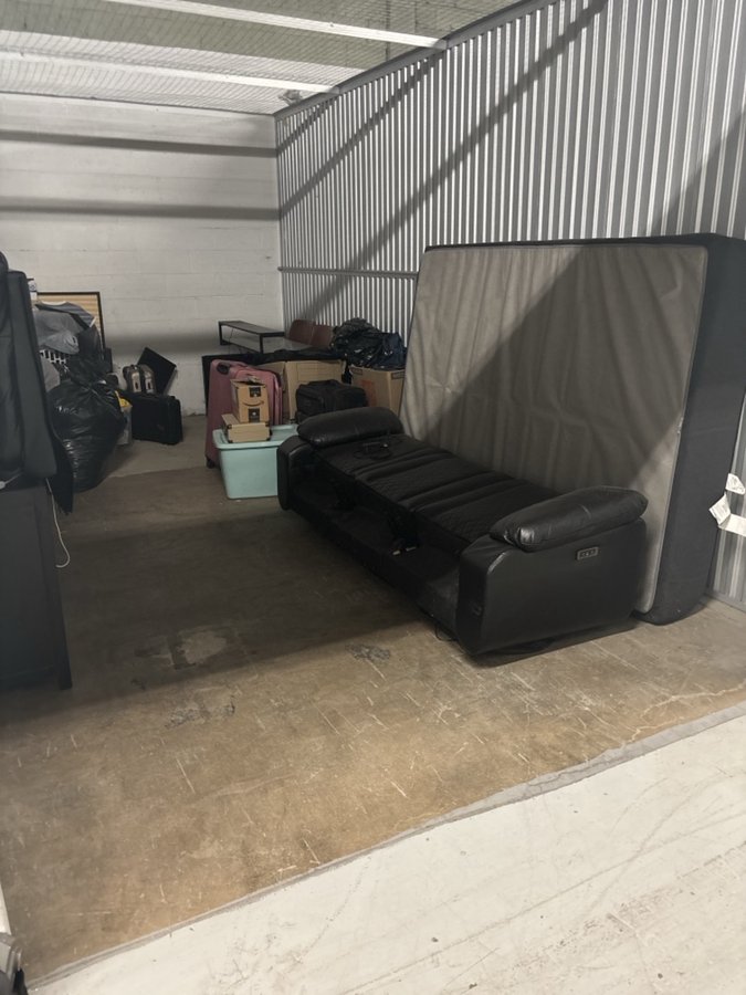 10 x 20 storage unit in Philadelphia, PA