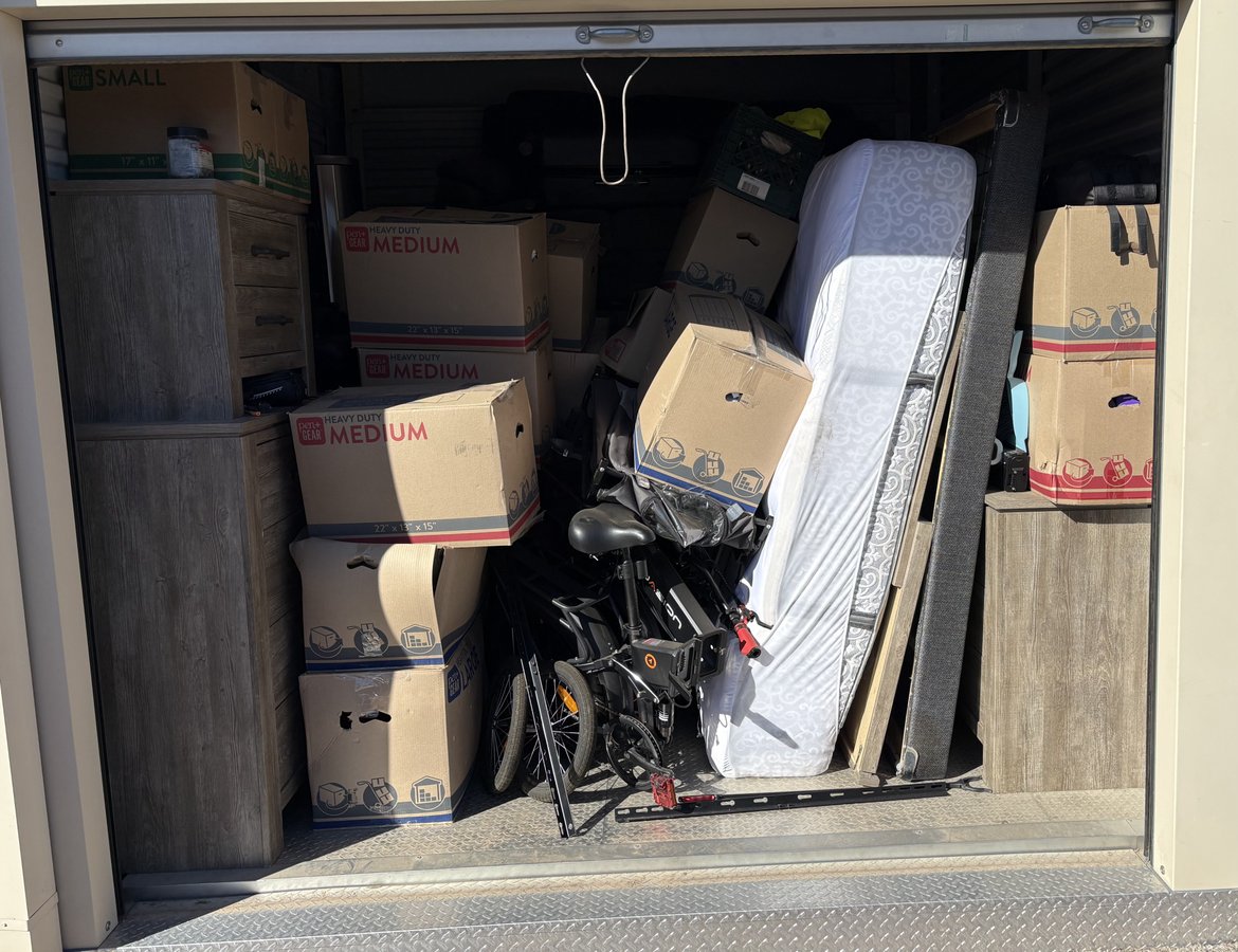 10 x 10 storage unit in Tucson, AZ