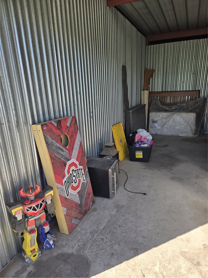 10 x 20 storage unit in Hesperia, CA