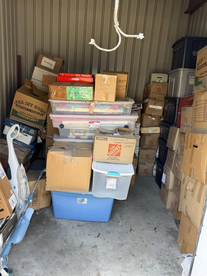 10 x 10 storage unit in Mobile, AL