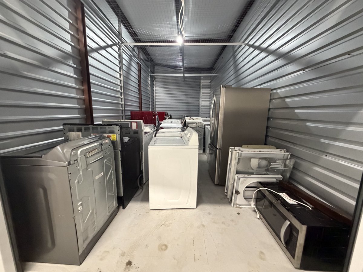 10 x 25 storage unit in Cocoa, FL