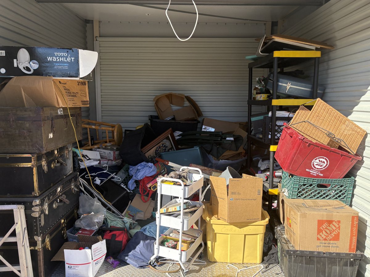 10 x 10 storage unit in Tucson, AZ