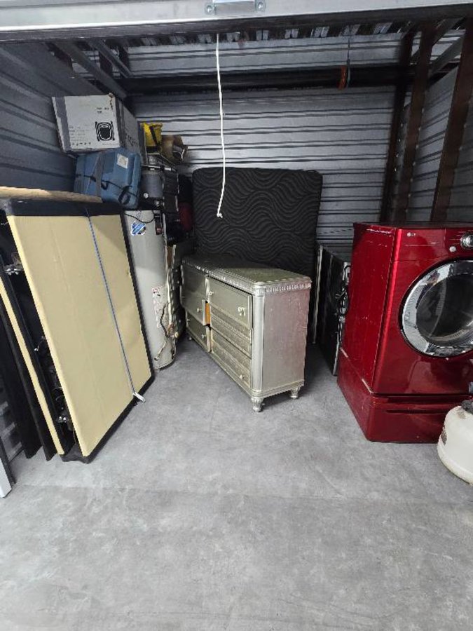 10 x 10 storage unit in Tucson, AZ