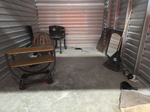 10 x 15 unit in Magnolia