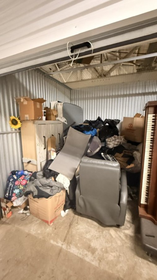 10 x 10 storage unit in Staten Island, NY