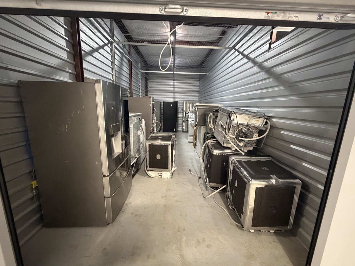 10 x 25 storage unit in Cocoa, FL