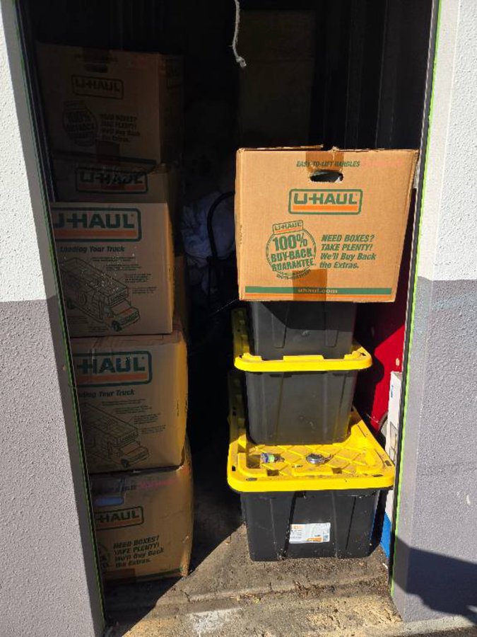 5 x 10 storage unit in Roseville, CA
