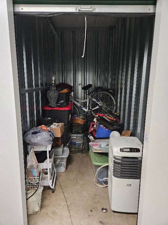 5 x 10 storage unit in New Albany, IN