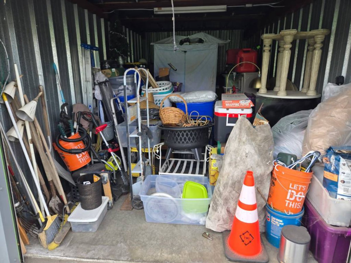 10 x 20 storage unit in Roseville, CA