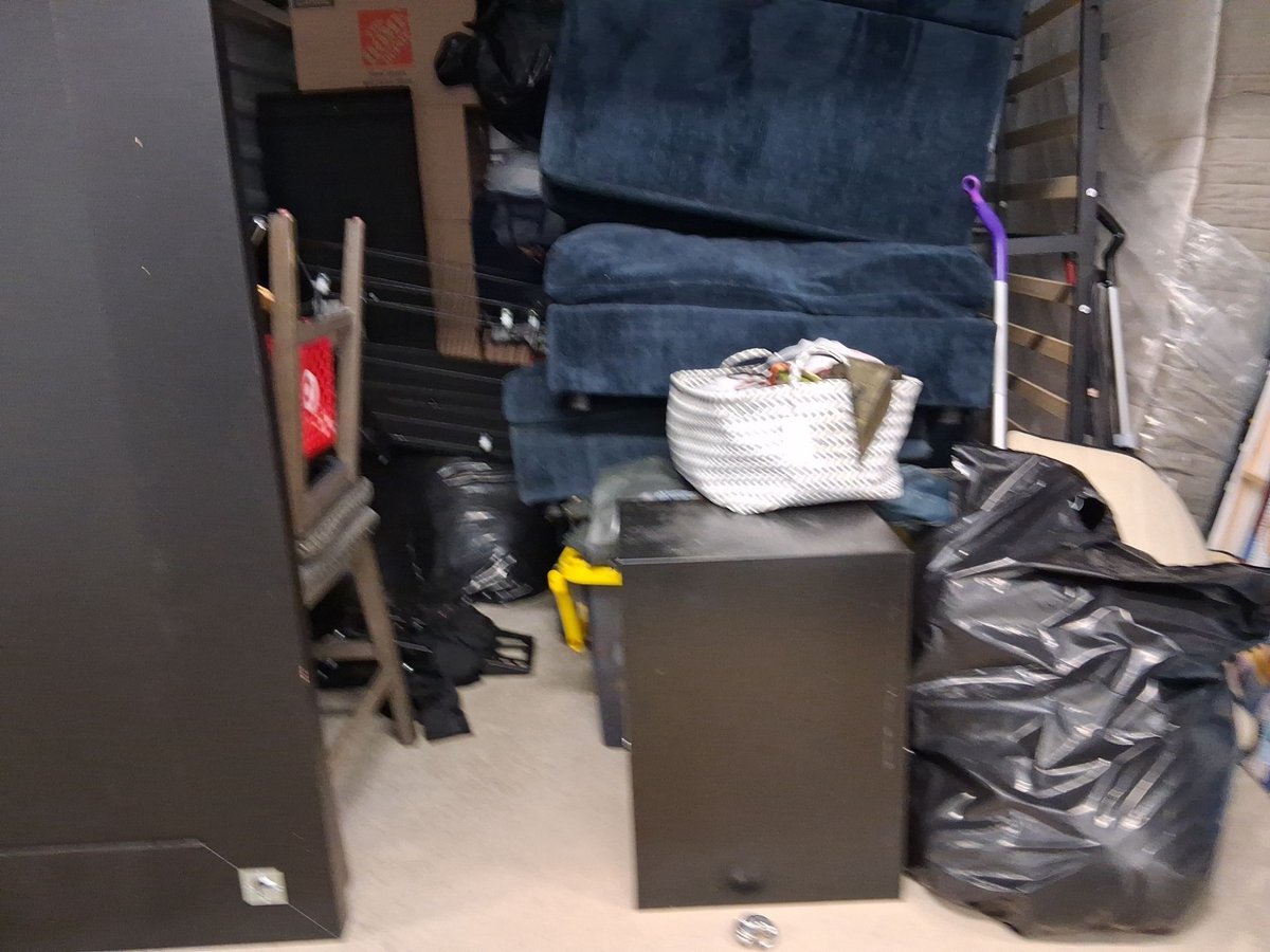 10 x 10 storage unit in Atlanta, GA