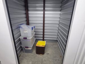 5 x 8 unit in Capitol Heights