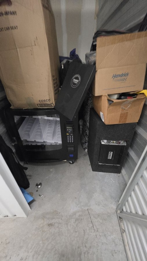 4 x 9 storage unit in Davie, FL