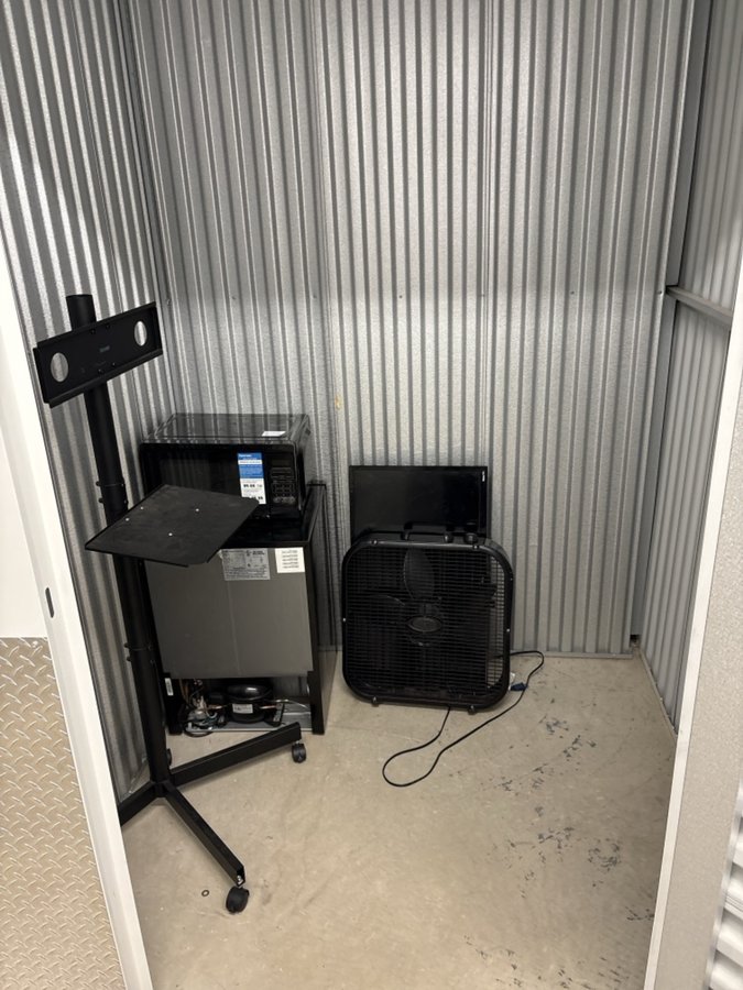 5 x 5 storage unit in Wayne, NJ