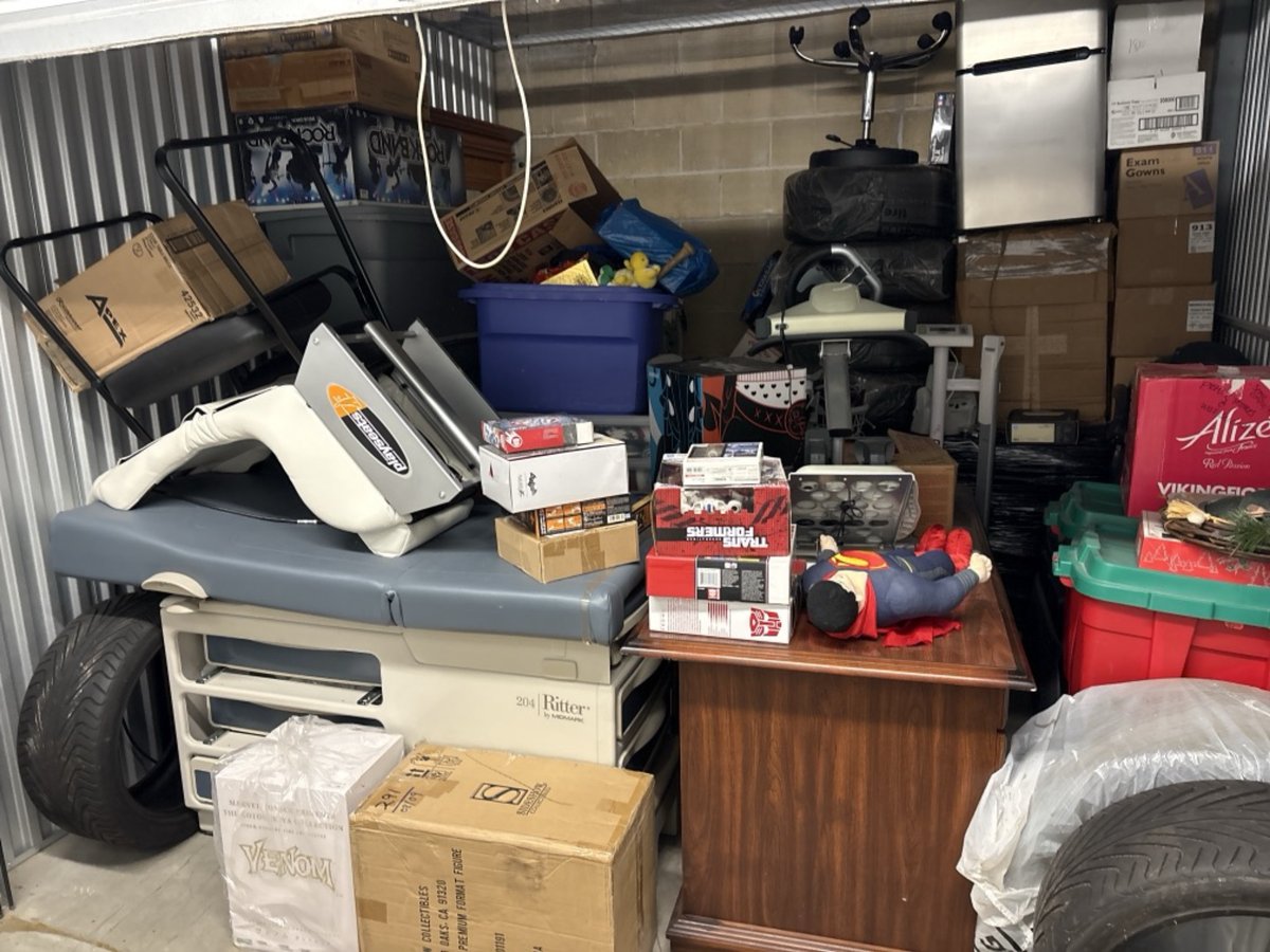 10 x 10 storage unit in Wayne, NJ