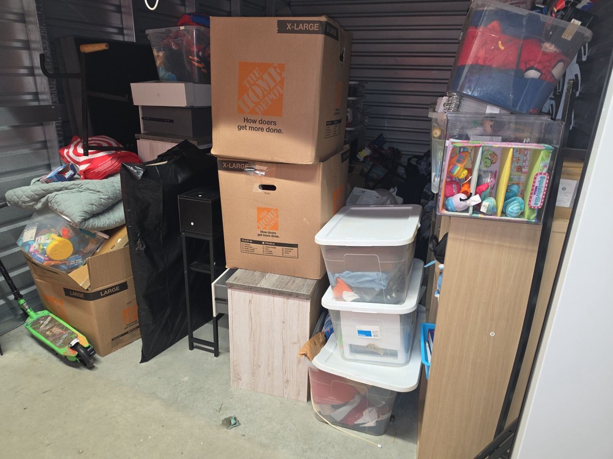 10 x 15 storage unit in Bridgeport, CT
