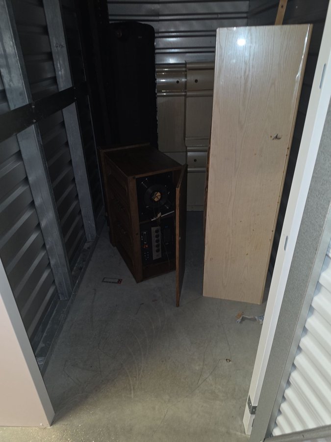 5 x 10 storage unit in Bridgeport, CT