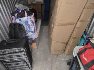 5 x 10 unit in Hollywood
