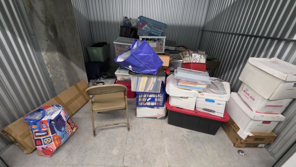 10 x 10 storage unit in Hollywood, FL