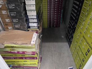 5 x 10 unit in Hollywood