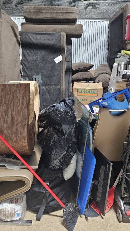 10 x 10 storage unit in Waukegan, IL