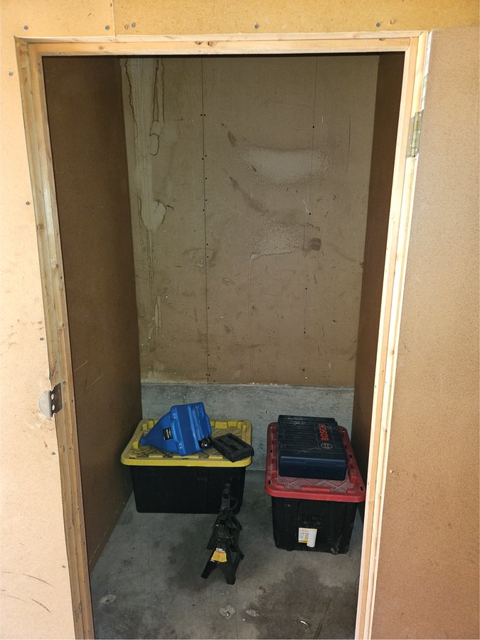 5 x 5 storage unit in Dallas, TX