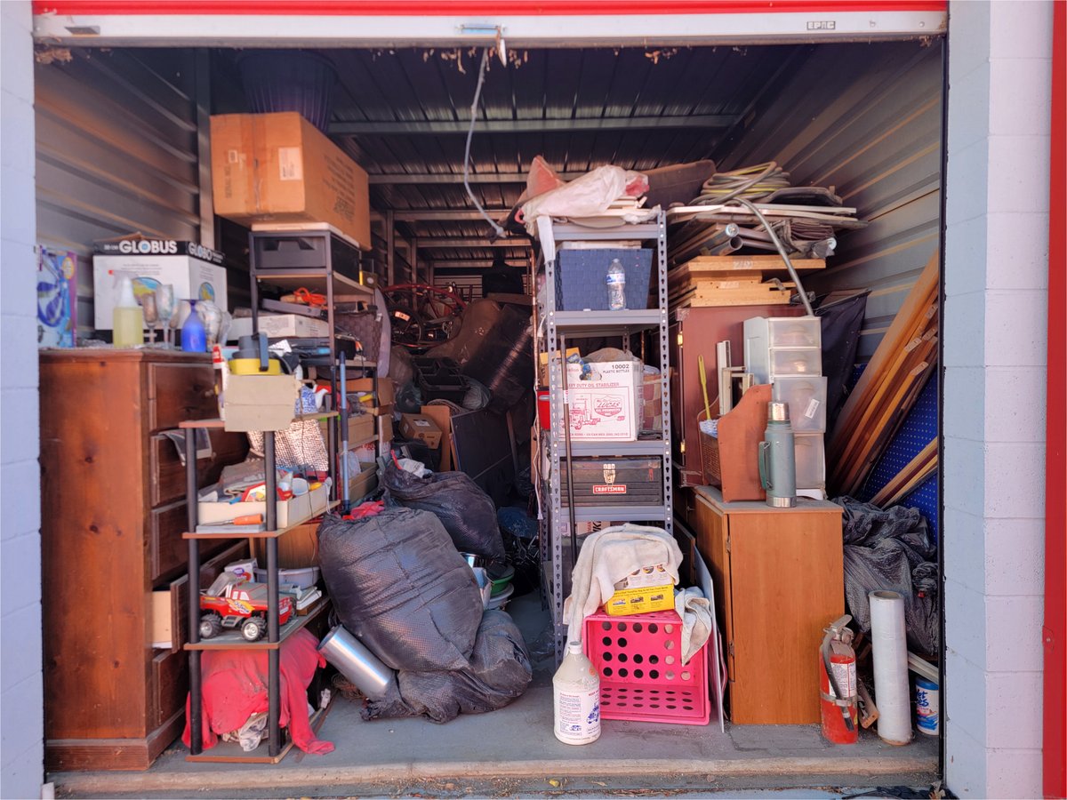 10 x 30 storage unit in Victorville, CA