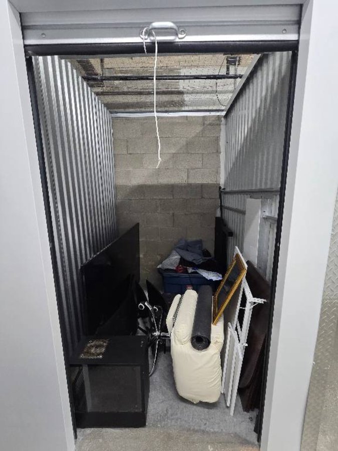 5 x 5 storage unit in Indianapolis, IN