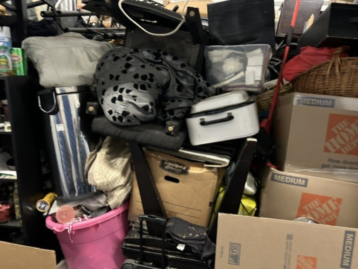 10 x 10 storage unit in North Bergen, NJ