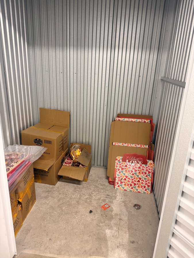 5 x 5 storage unit in San Diego, CA