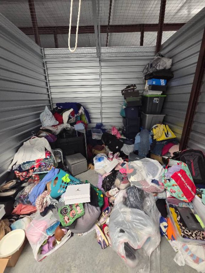 10 x 10 storage unit in Mcdonough, GA