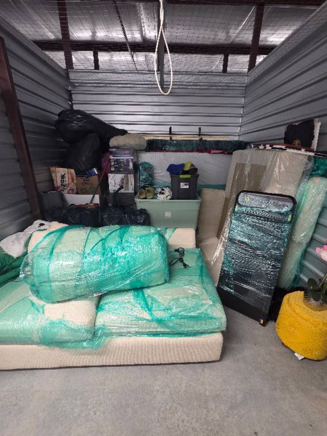 10 x 10 storage unit in Mcdonough, GA