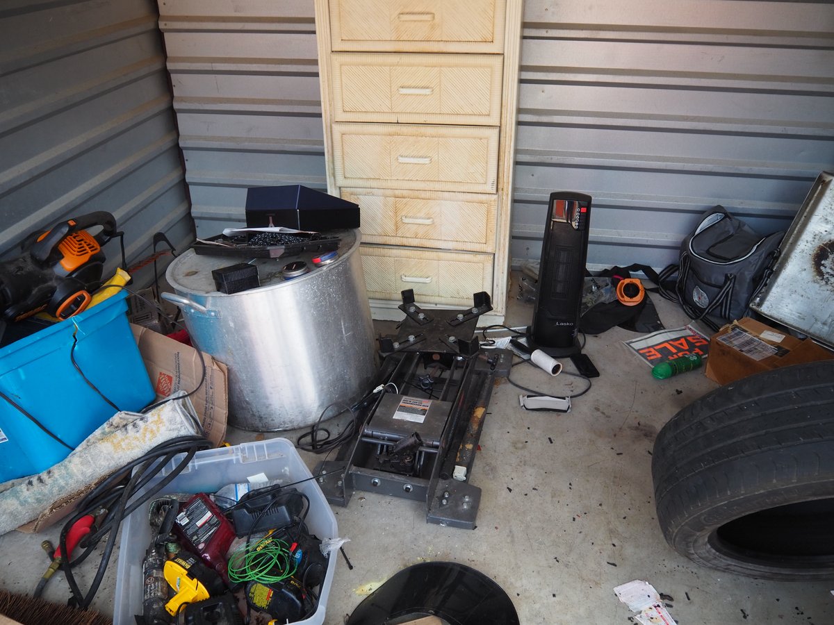 10 x 10 storage unit in Angleton, TX