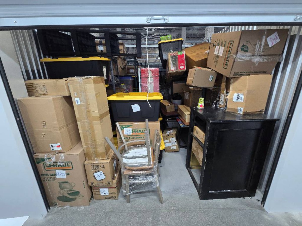 10 x 30 storage unit in Indianapolis, IN