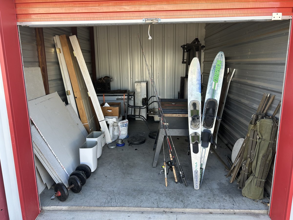 10 x 15 storage unit in Cedar Creek, TX