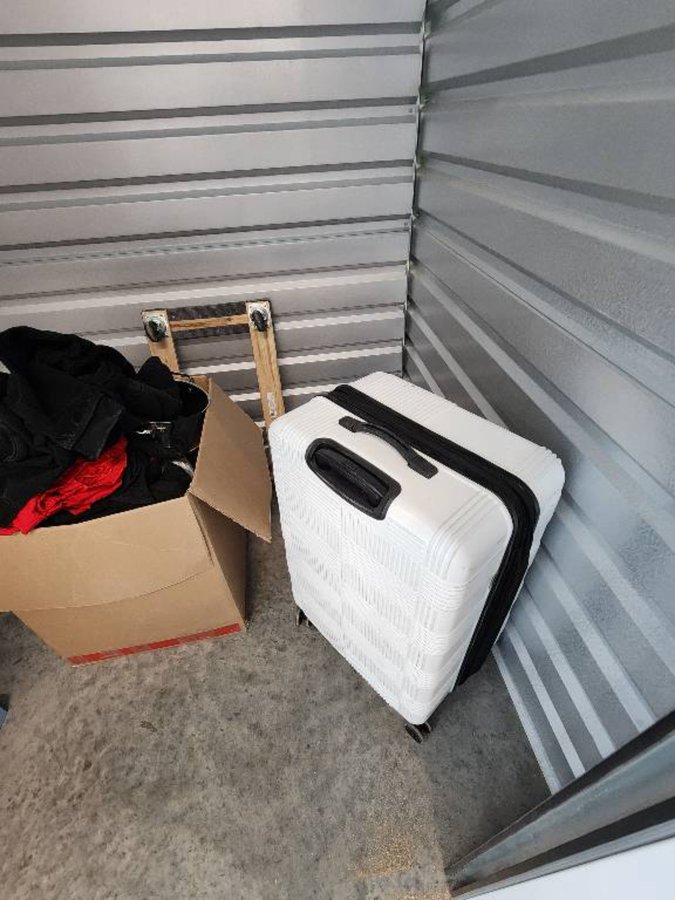 5 x 5 storage unit in Las Vegas, NV