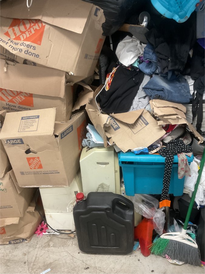 10 x 10 storage unit in San Diego, CA