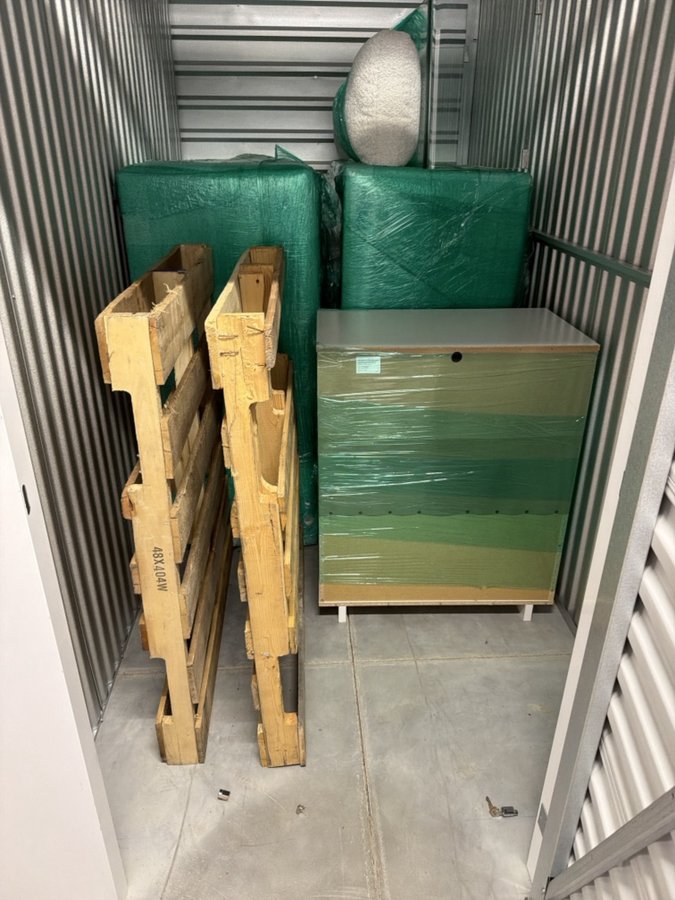 5 x 10 storage unit in Walled Lake, MI