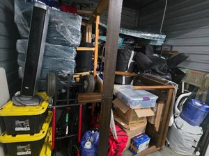 10 x 10 unit in Oakland