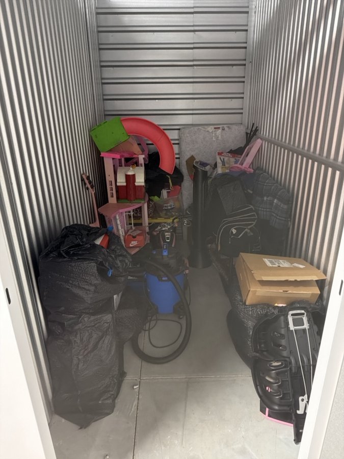 5 x 10 storage unit in Walled Lake, MI