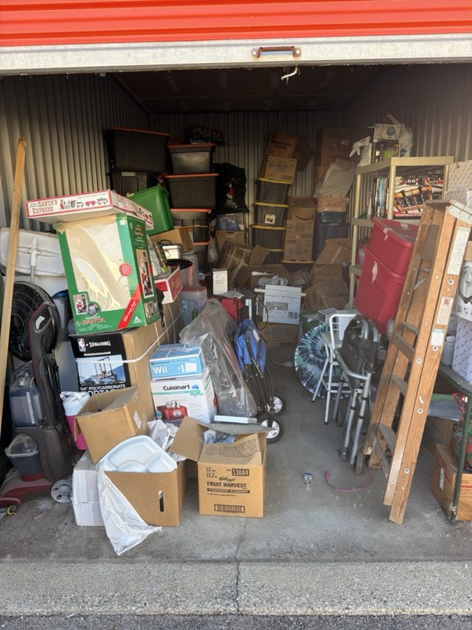 10 x 20 storage unit in Walled Lake, MI