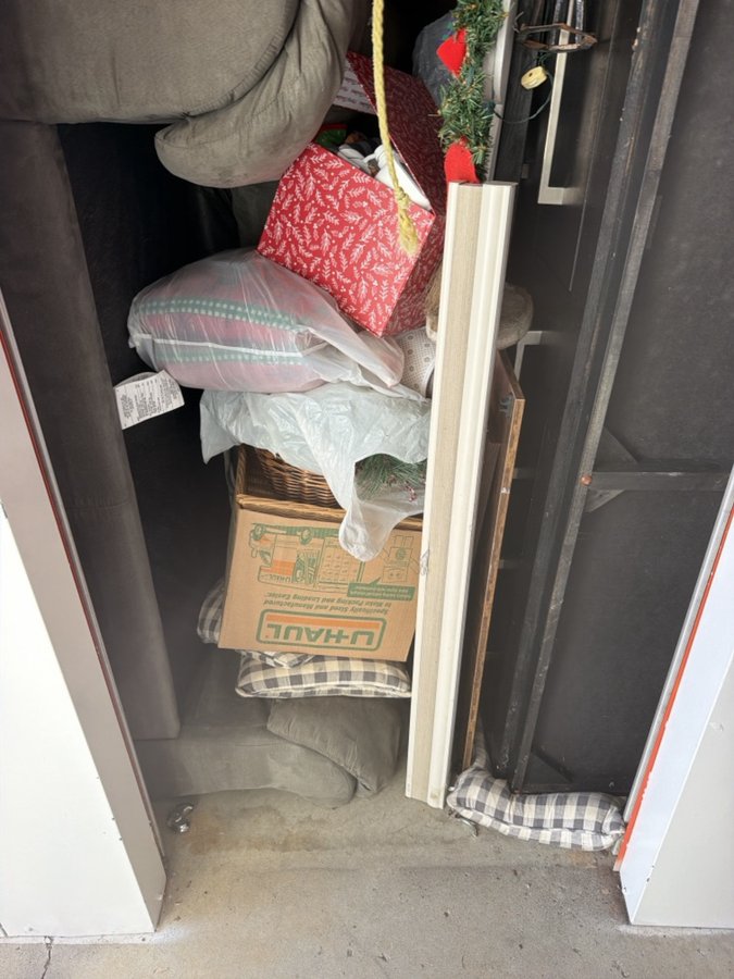 5 x 10 storage unit in Walled Lake, MI