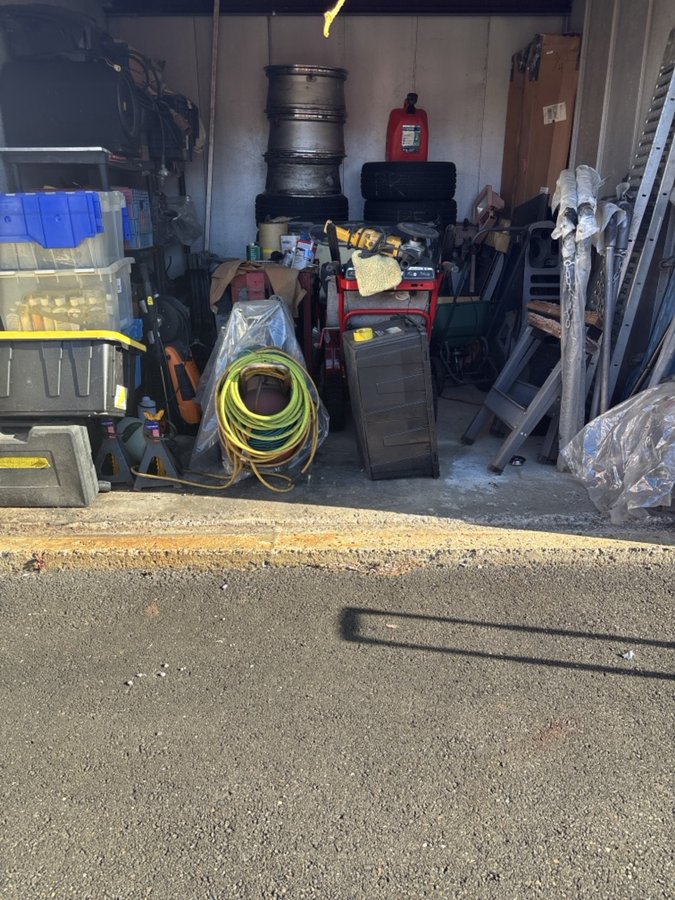 10 x 10 storage unit in Philadelphia, PA