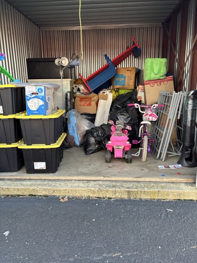 10 x 10 storage unit in Philadelphia, PA