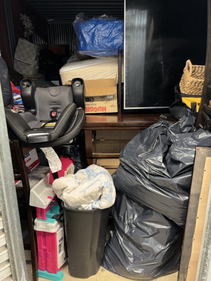 10 x 15 storage unit in Philadelphia, PA