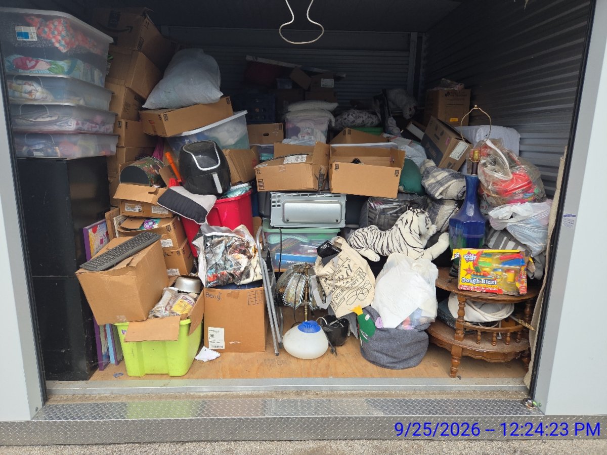 10 x 10 storage unit in Effingham, IL